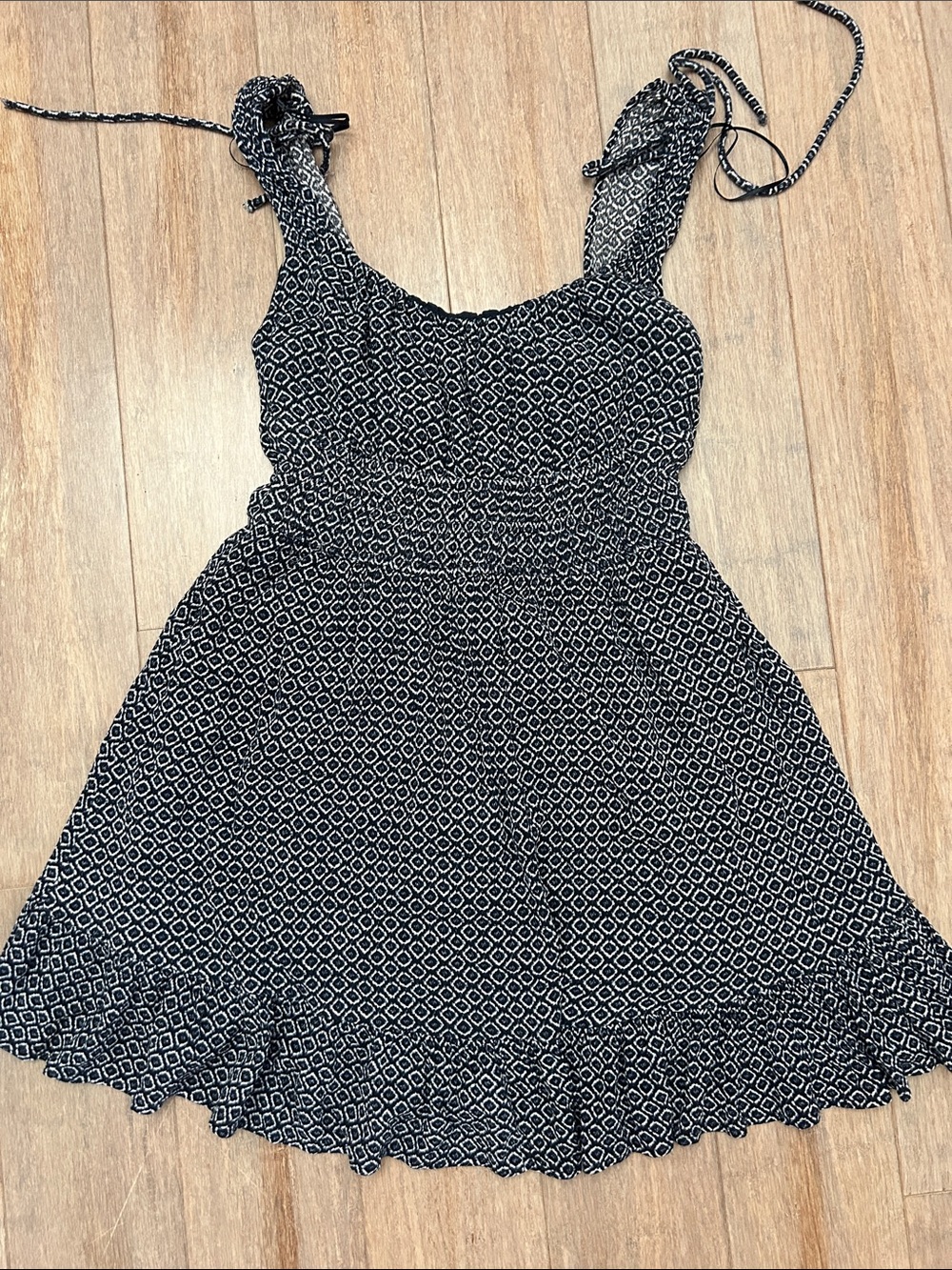 stradivarius Blue & White Diamond-Print Mini Dress M ruffle skirt